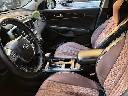 Kia Sorento 2018 года за 11 500 000 тг. в Алматы – фото 9