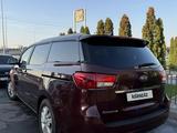 Kia Carnival 2015 года за 9 700 000 тг. в Алматы – фото 2