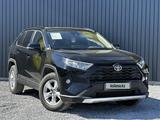 Toyota RAV4 2021 года за 16 200 000 тг. в Актобе – фото 3