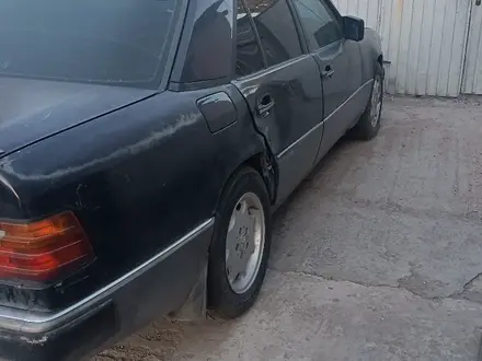 Mercedes-Benz E 260 1986 года за 1 000 000 тг. в Конаев (Капшагай) – фото 2