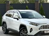 Toyota RAV4 2025 года за 15 900 000 тг. в Актобе – фото 2