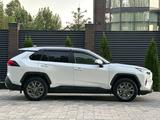 Toyota RAV4 2025 года за 15 900 000 тг. в Актобе – фото 4