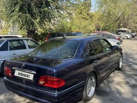 Mercedes-Benz E 320 1996 года за 1 600 000 тг. в Астана – фото 3