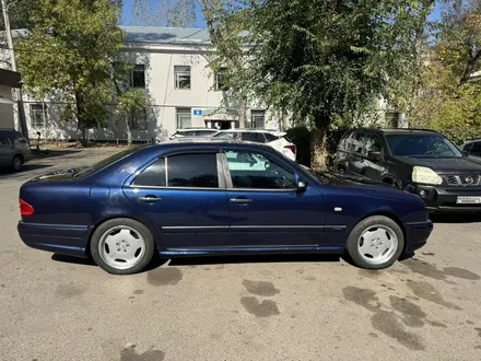 Mercedes-Benz E 320 1996 года за 1 600 000 тг. в Астана – фото 4