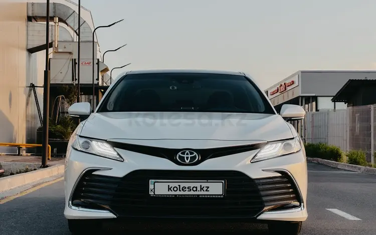 Toyota Camry 2022 года за 19 500 000 тг. в Шымкент