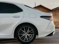 Toyota Camry 2022 годаүшін19 500 000 тг. в Шымкент – фото 22