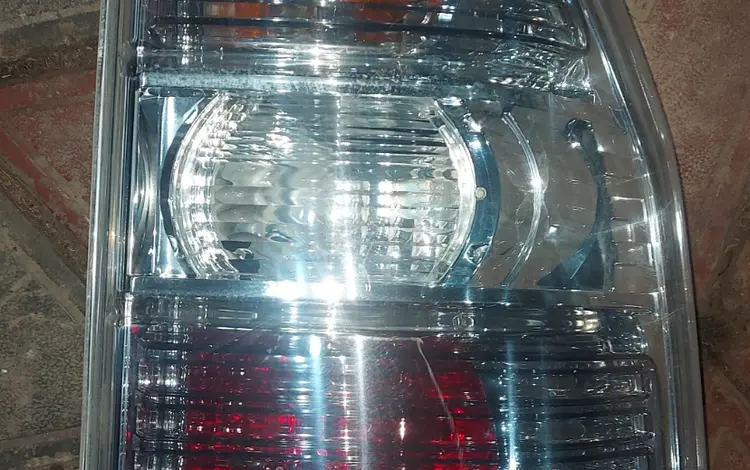 Фонарь задний Mitsubishi Pajero 4 за 60 000 тг. в Алматы