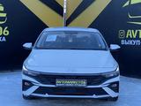 Hyundai Elantra 2022 года за 11 800 000 тг. в Атырау – фото 2