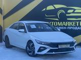 Hyundai Elantra 2022 годаүшін11 800 000 тг. в Атырау – фото 3