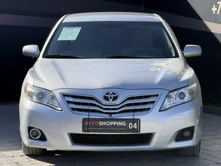 Toyota Camry 2010 года за 7 100 000 тг. в Актобе – фото 2