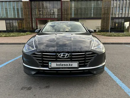 Hyundai Sonata 2019 года за 12 000 000 тг. в Астана – фото 2