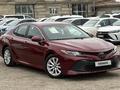 Toyota Camry 2019 года за 12 300 000 тг. в Актобе – фото 3