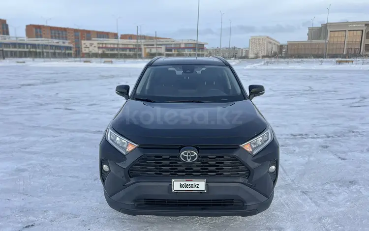 Toyota RAV4 2019 года за 10 300 000 тг. в Кокшетау