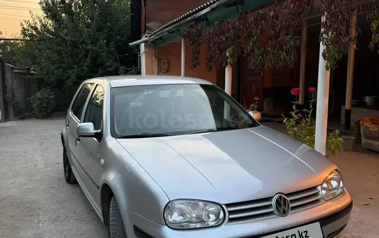 Volkswagen Golf 2004 годаүшін2 500 000 тг. в Алматы