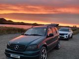 Mercedes-Benz ML 320 1997 годаүшін3 400 000 тг. в Шахтинск – фото 2