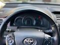 Toyota Camry 2014 года за 11 000 000 тг. в Актобе – фото 14