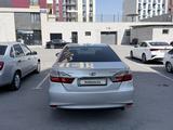 Toyota Camry 2016 годаүшін11 500 000 тг. в Шымкент – фото 2