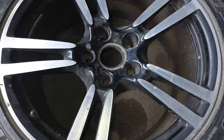 Диски R20 оригинал на Porsche Panamera с резиной 3 ШТУКИ Michelin Pilot 295 за 70 000 тг. в Алматы