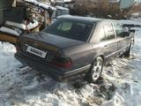 Mercedes-Benz E 200 1993 годаүшін1 250 000 тг. в Есик – фото 2