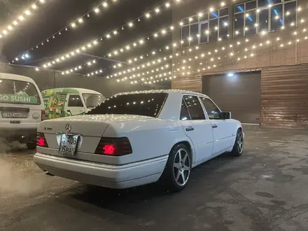 Mercedes-Benz E 320 1994 года за 2 450 000 тг. в Алматы – фото 13