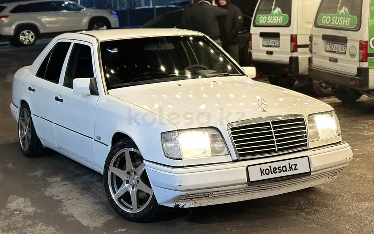 Mercedes-Benz E 320 1994 года за 2 450 000 тг. в Алматы