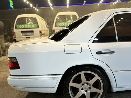 Mercedes-Benz E 320 1994 года за 2 450 000 тг. в Алматы – фото 8