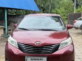 Toyota Sienna 2012 года за 11 500 000 тг. в Алматы