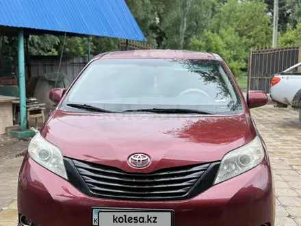 Toyota Sienna 2012 года за 11 500 000 тг. в Алматы