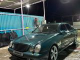 Mercedes-Benz E 320 1999 годаүшін3 500 000 тг. в Жезказган