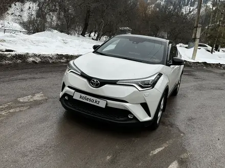 Toyota C-HR 2019 года за 9 800 000 тг. в Алматы