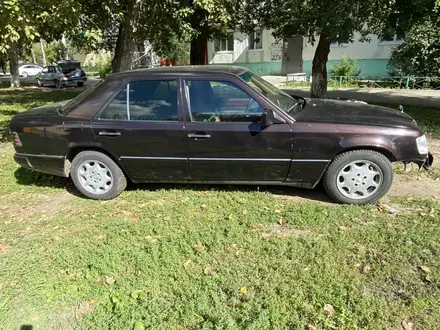 Mercedes-Benz E 230 1990 года за 1 350 000 тг. в Лисаковск – фото 2