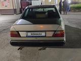 Mercedes-Benz E 200 1989 года за 850 000 тг. в Тараз – фото 3