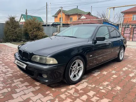 BMW 523 1999 года за 4 200 000 тг. в Алматы – фото 9