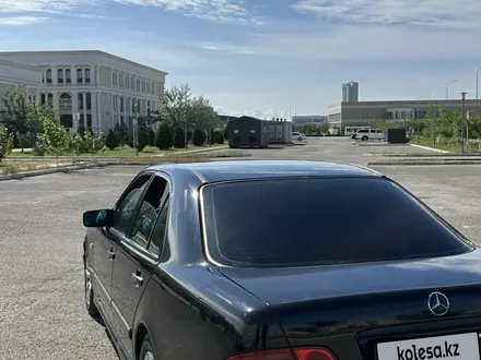 Mercedes-Benz E 280 1998 года за 2 900 000 тг. в Актау – фото 4