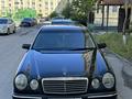 Mercedes-Benz E 280 1998 года за 2 900 000 тг. в Актау – фото 2