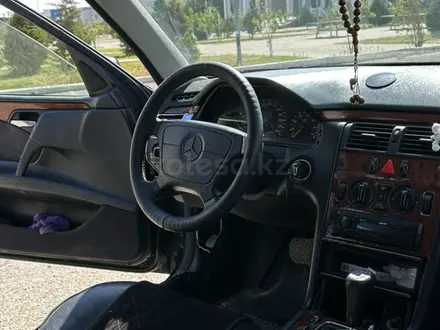 Mercedes-Benz E 280 1998 года за 2 900 000 тг. в Актау – фото 7