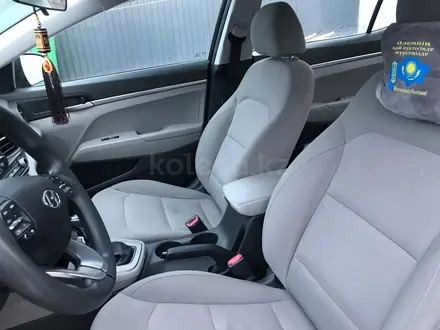 Hyundai Elantra 2019 года за 6 000 000 тг. в Уральск – фото 16