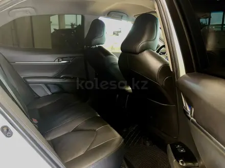 Toyota Camry 2018 года за 12 100 000 тг. в Астана – фото 14