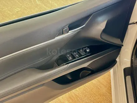 Toyota Camry 2018 года за 12 100 000 тг. в Астана – фото 17