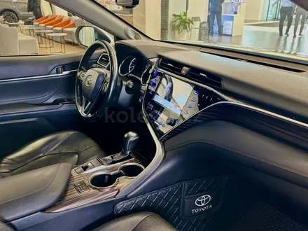Toyota Camry 2018 года за 12 100 000 тг. в Астана – фото 19