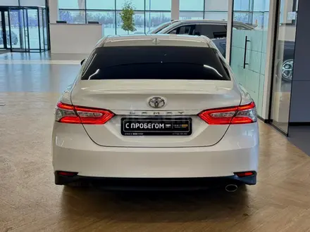 Toyota Camry 2018 года за 12 100 000 тг. в Астана – фото 5