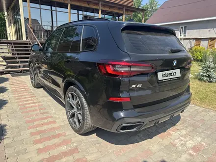 BMW X5 2021 года за 41 000 000 тг. в Костанай – фото 4
