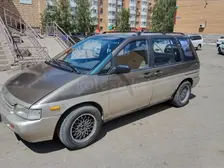 Nissan Prairie, 1991