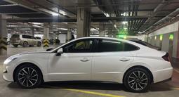 Hyundai Sonata 2022 года за 12 300 000 тг. в Астана – фото 2