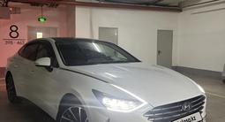 Hyundai Sonata 2022 года за 12 300 000 тг. в Астана