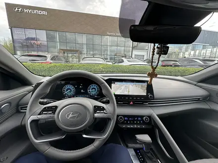 Hyundai Elantra 2024 года за 13 690 000 тг. в Актобе – фото 7