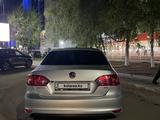 Volkswagen Jetta 2014 года за 4 500 000 тг. в Уральск – фото 2