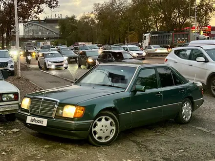 Mercedes-Benz E 230 1992 года за 1 850 000 тг. в Алматы