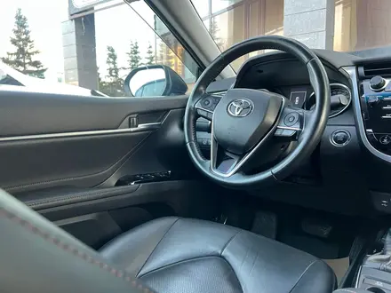 Toyota Camry 2019 года за 14 000 000 тг. в Астана – фото 13