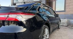 Toyota Camry 2019 года за 14 000 000 тг. в Астана – фото 4